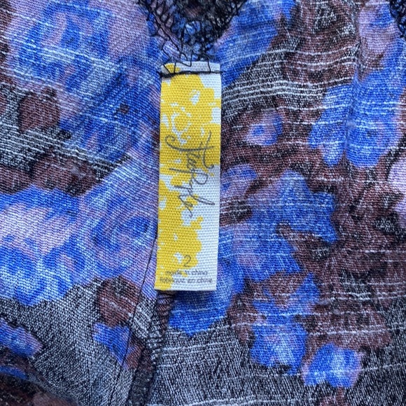 Free People printed shorts size 2 - Picture 8 of 14